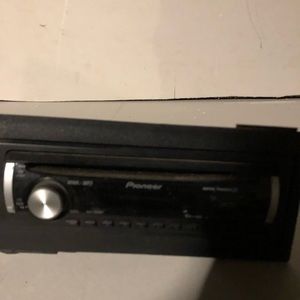 Single DEH-19 MP radio